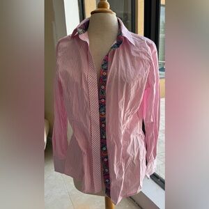 Comfortable shirt with cute design. Used very good condition just need ironing.